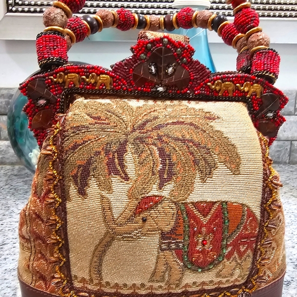 MARY FRANCES HANDMADE VINTAGE BAG - Picture 7 of 13